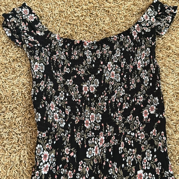 Off shoulder dress - Picture 4 of 8